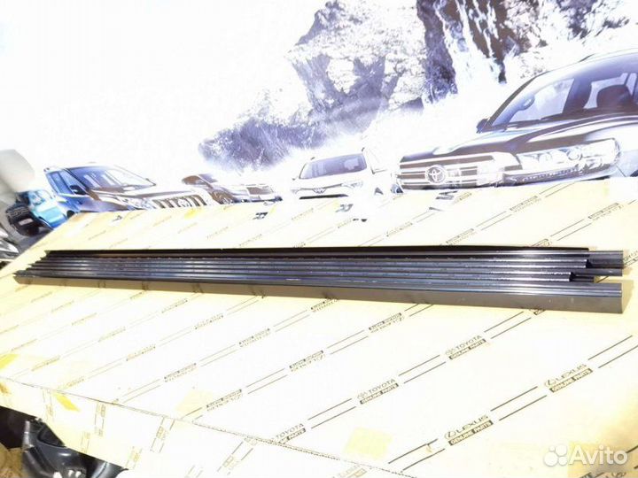 Пластина подножки левая Toyota Land Cruiser 200