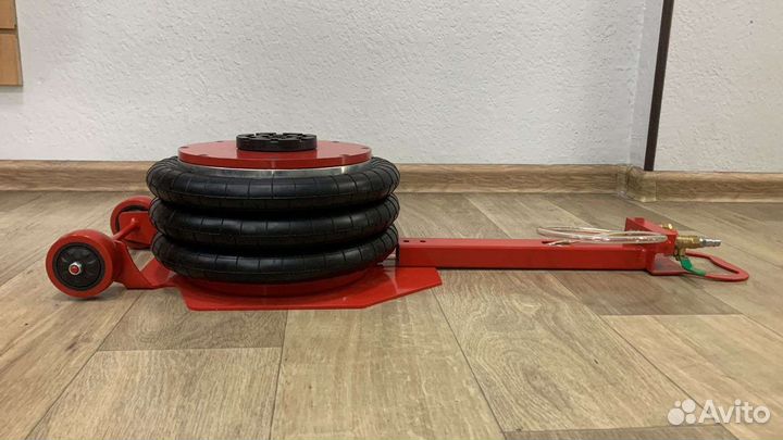 Домкрат пневматический