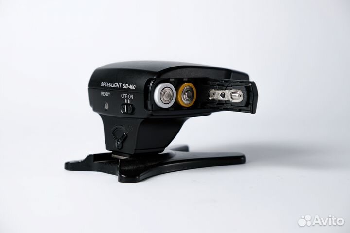 Вспышка Nikon SB-400