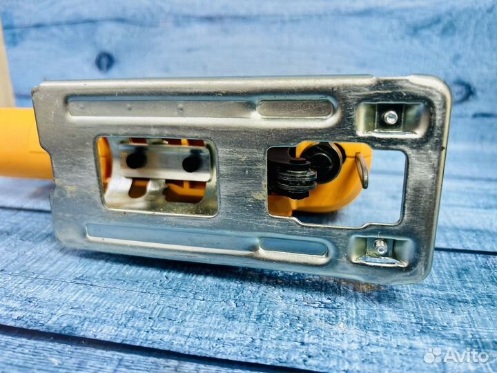 Электролобзик deko DKJ850