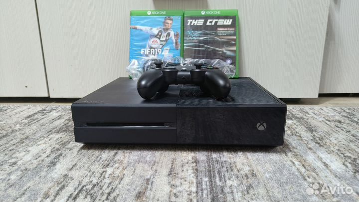 Xbox one fat + gta 5 + диски