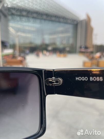 Солнцезащитные очки hugo boss