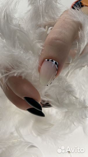 Маникюр и педикюр