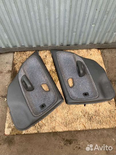 Дверные карты suzuki baleno 1999