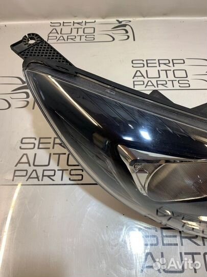 Фара передняя правая Ford Focus 3 CB8 1.6L duratec