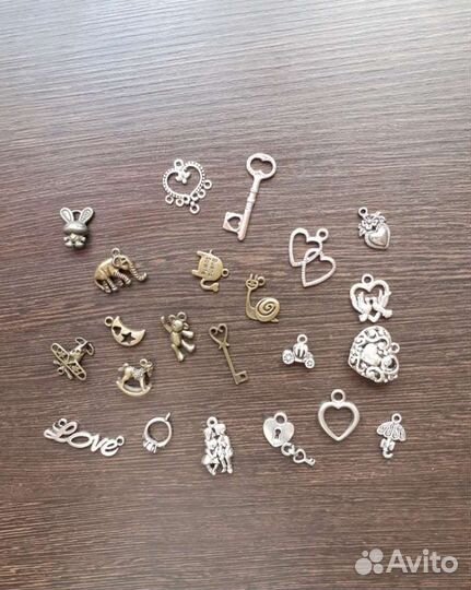 Бумага,брадс,подвески.цена за всё