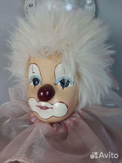Фарфоровая кукла клоун