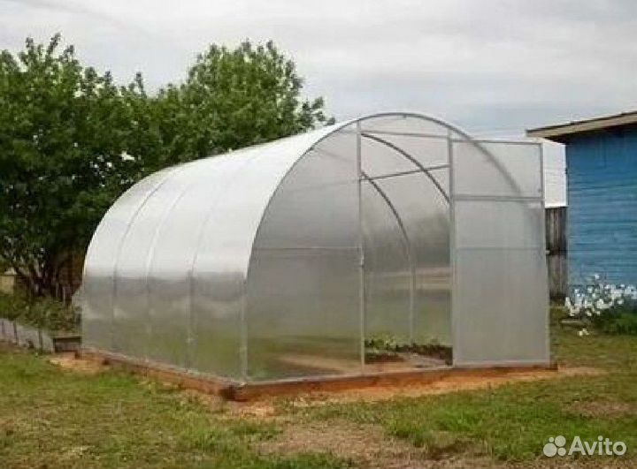 Теплица крепкая