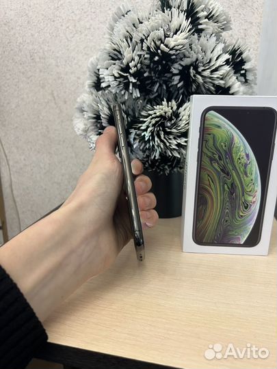 iPhone Xs, 64 ГБ