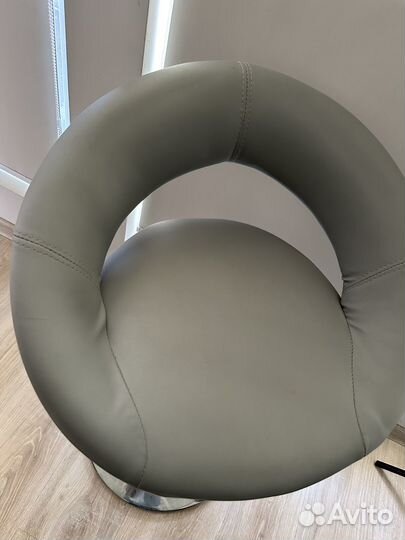 Стул для визажиста бровиста