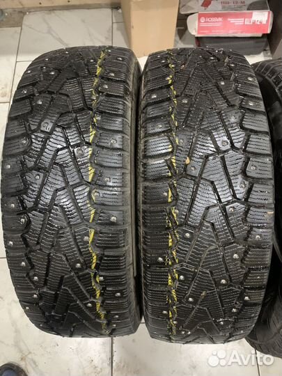 Pirelli Ice Zero 215/65 R16