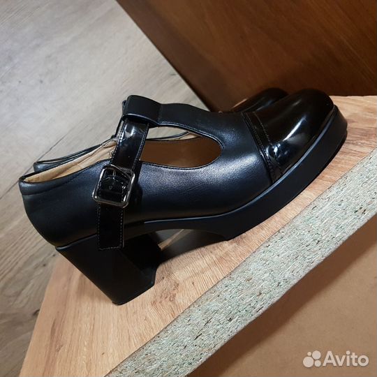 Шикарные босоножки Франция 38 39