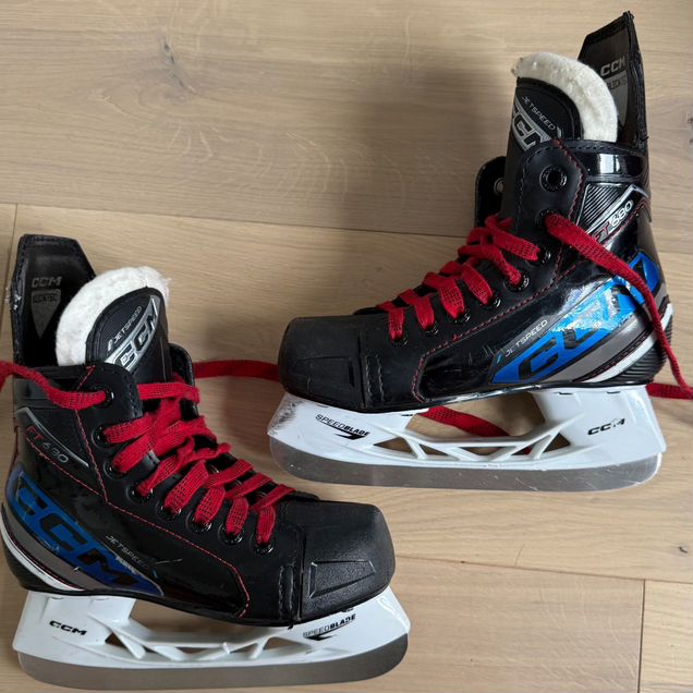 Коньки хоккейные CCM Jetspeed FT 680 32 размер