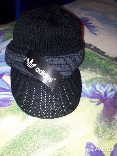 Шапка с козырьком