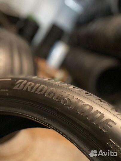 Bridgestone Alenza 001 275/35 R21