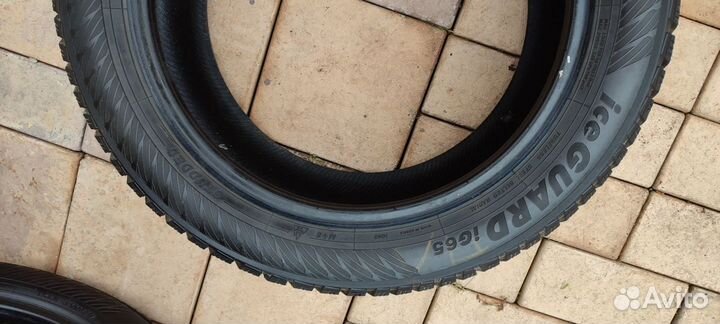 Yokohama Ice Guard IG65 215/55 R17 98T