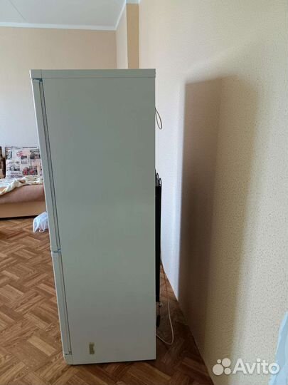 Холодильник бу indesit
