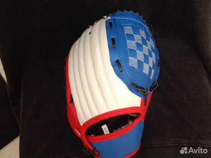 Бейсбольная перчатка + мяч