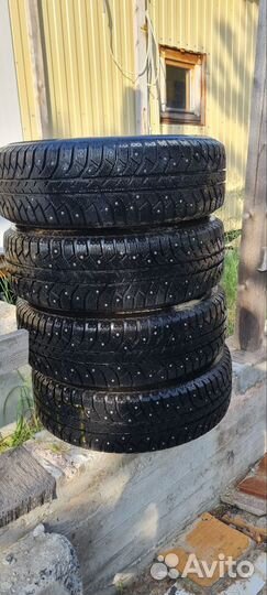 Bridgestone Ice Cruiser 7000S 225/65 R17 102T