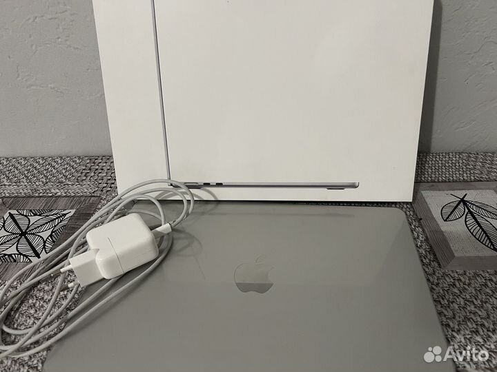 Apple MacBook 13 2022 m2