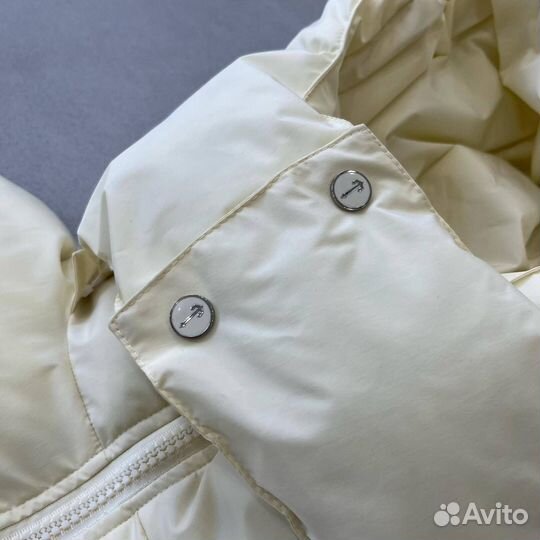 Демисезонная куртка Trapstar бежевая