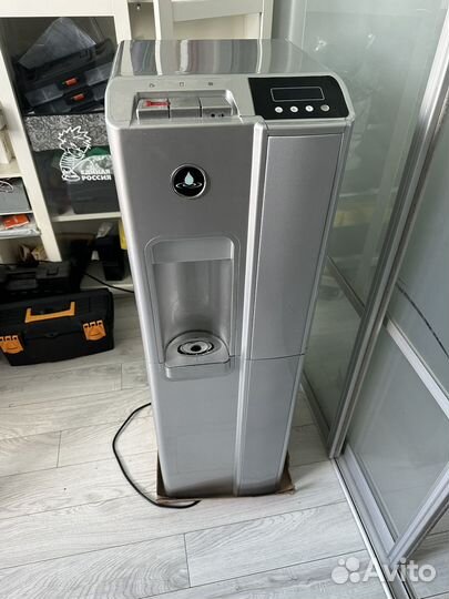 Кулер доя воды с нижней загрузкой