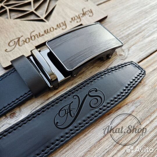 Ремень с гравировкой пряжка автомат