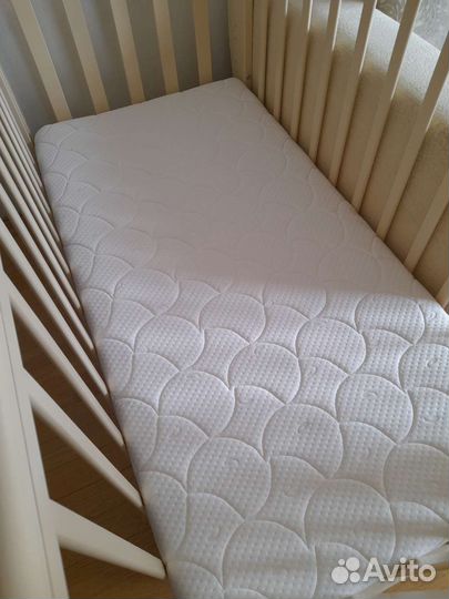 Детская кровать кубаночка с маятником