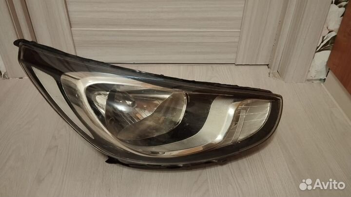 Фара передняя правая Hyundai Solaris1