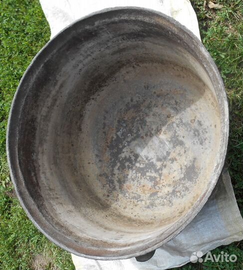Казан (бак, чан, котёл) чугунный 1783 г.в