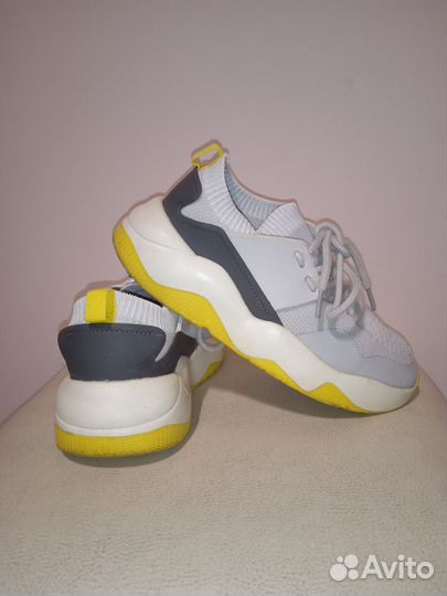 Кроссовки детские