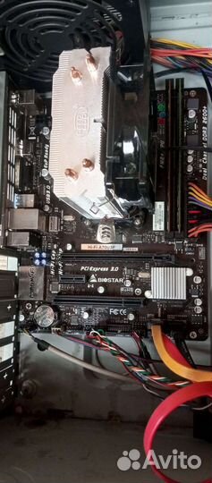 Материнская плата с процессором и памятью