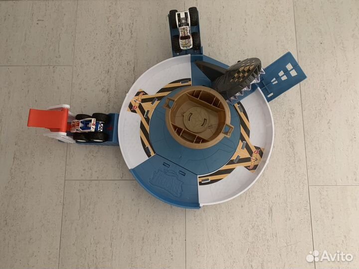 Hot wheels трек Монстр трак с акулой (с доставкой)