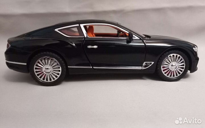 Bentley Continental GT 1:24 машинка инерционная