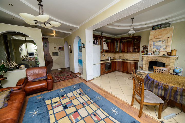 2-к. квартира, 65 м², 2/5 эт.