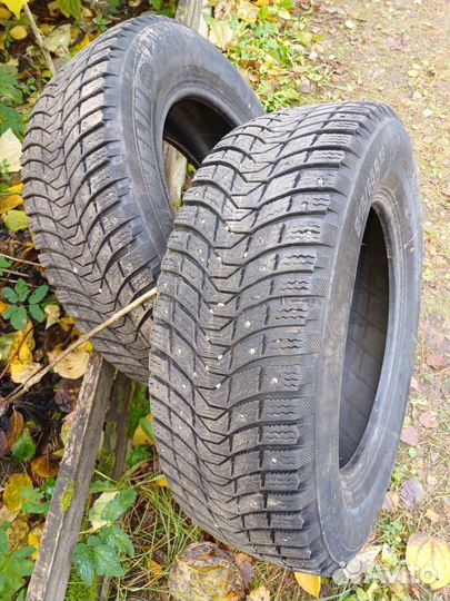 Michelin X-Ice North 3 215/65 R16