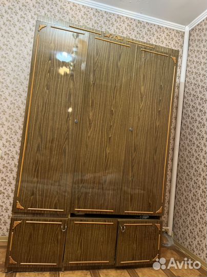 Шкаф распашной