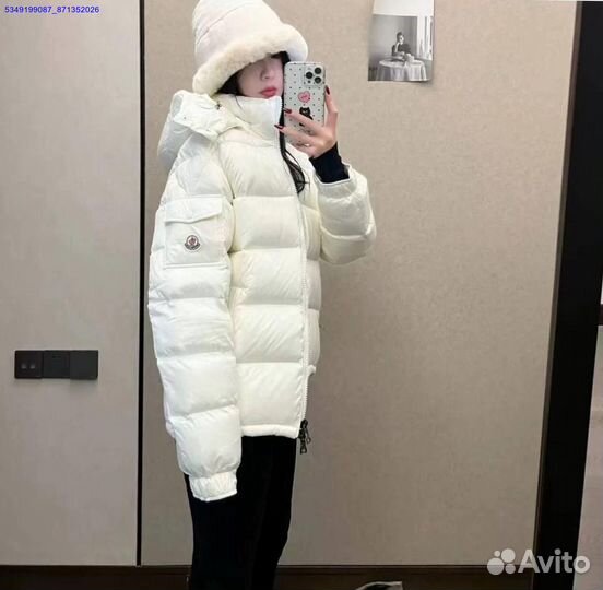 Moncler: белоснежный пуховик для зимы