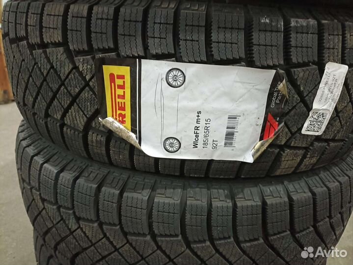 Pirelli Ice Zero FR 185/65 R15 92T