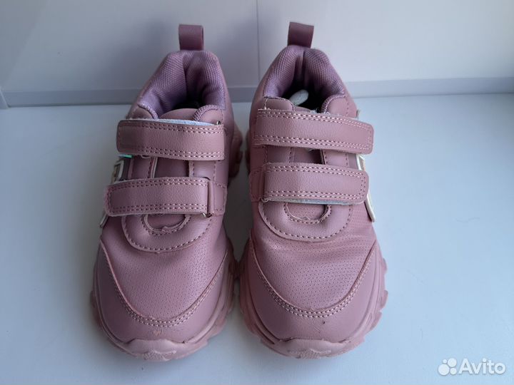 Кроссовки для девочки