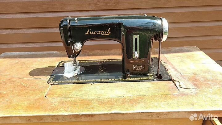 Швейная машинка ножная