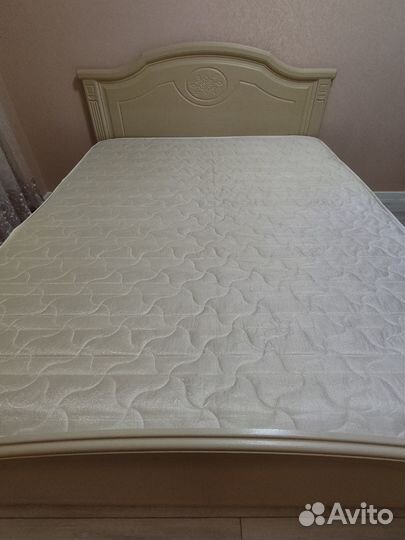 Кровать двуспальная 160х200 с матрасом
