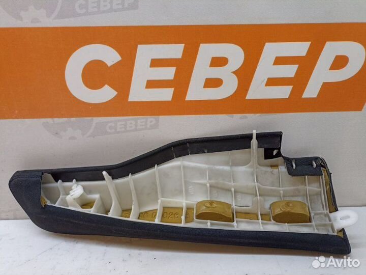 Спинка сиденья задняя левая Toyota Avensis ZZT251