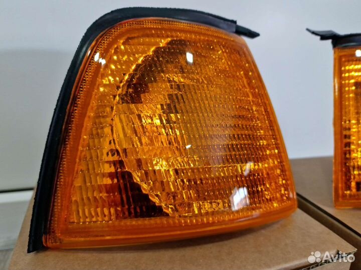 Поворотники передние оранжевые Audi 80 Б4/Б3 (L+R)