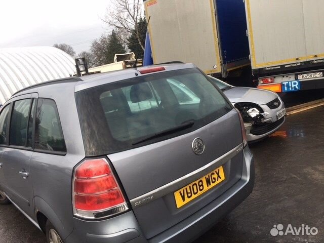 Разбор на запчасти Opel Zafira B