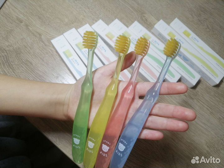 Зубная щетка детская Atomy Kids