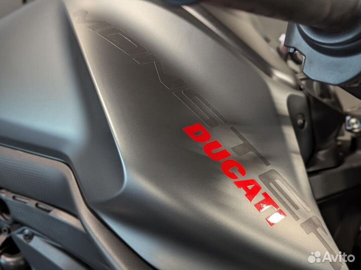 Ducati Monster (2021-н.в.)