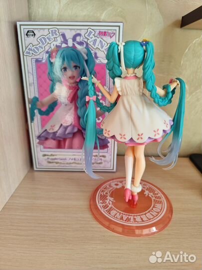 Фигурка Hatsune Miku Wonderland Rapunzel