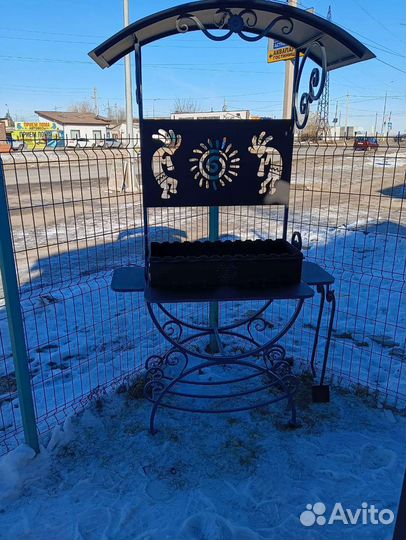 Мангал с крышей