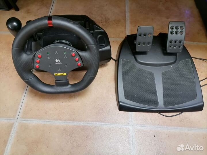 Игровой руль Logitech Momo Racing. Педали Momo Racing. Педали Logitech Momo Racing в разборе.